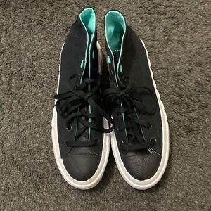 NWOT Women Platform Converse Sneakers